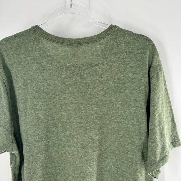 Pink Armadillos Green Christmas Red Sparkle Graphic Crewneck T-Shirt Women's XL - Picture 10 of 12